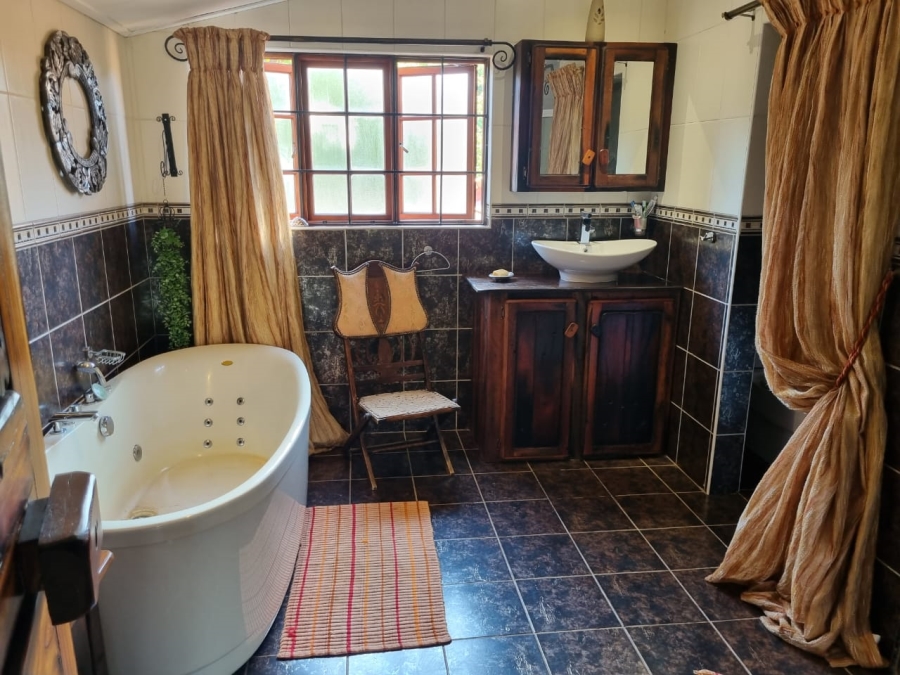 4 Bedroom Property for Sale in Buffelspoort Eco Estate North West